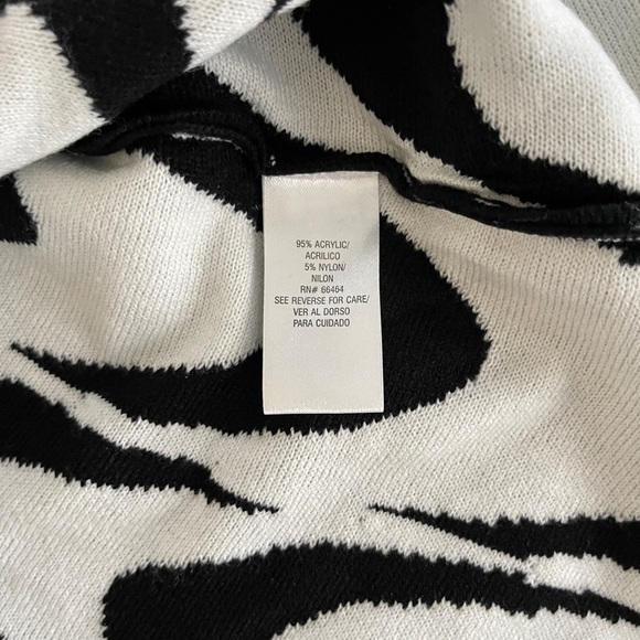 Sandra Darren Black‎ White Wavy Pattern Fit & Flare A-Line Knit Sweater Dress L - Picture 9 of 9